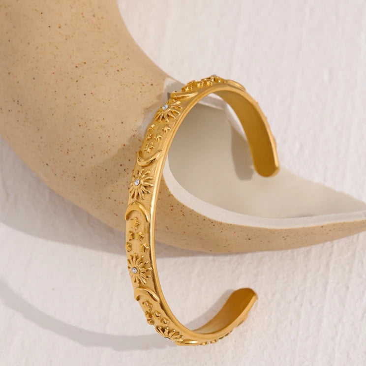 Pulsera Retro Lunas y Soles con Circonio