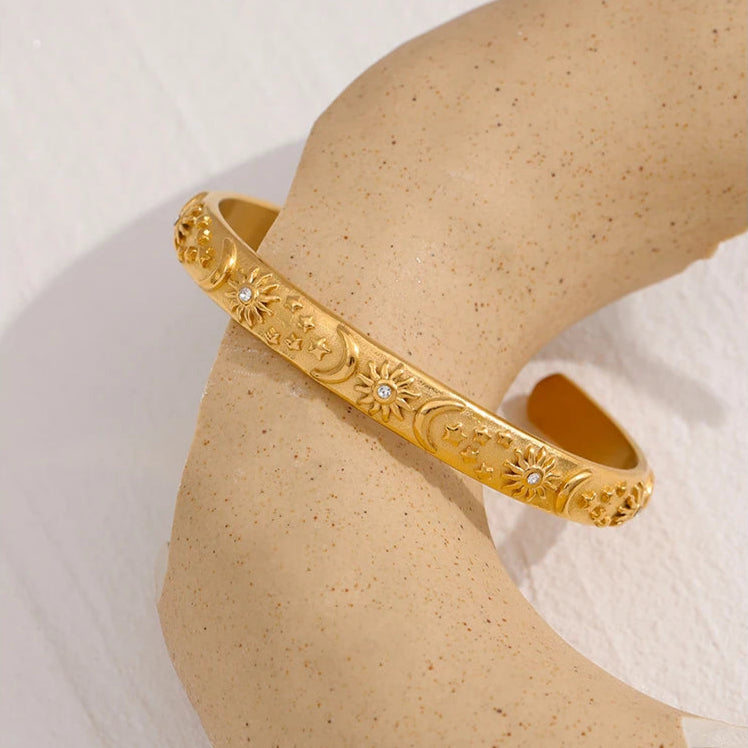 Pulsera Retro Lunas y Soles con Circonio