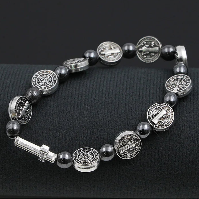 Pulsera con medallas de San Benito y Cruz de plata con medalla grande