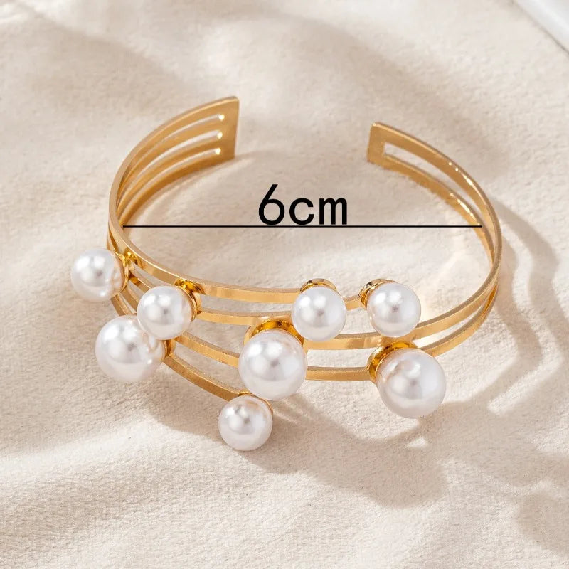 Pulsera Estilizada con Perlas Blancas