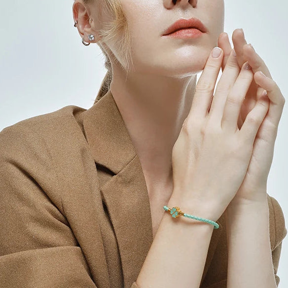 Pulsera Trenzada de Cuero con Trébol de 4 Hojas verde
