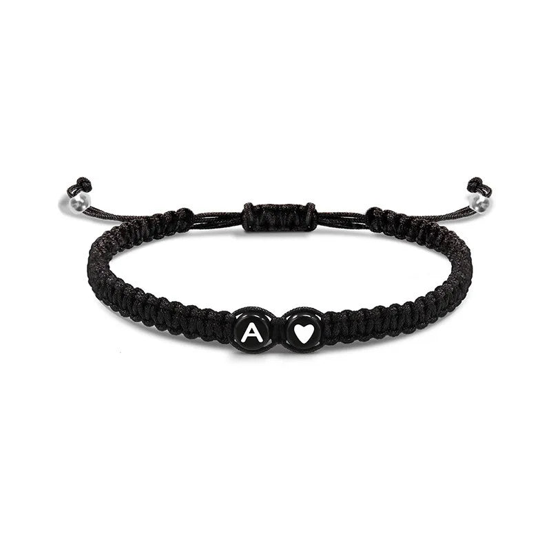 Pulsera trenzada inicial a