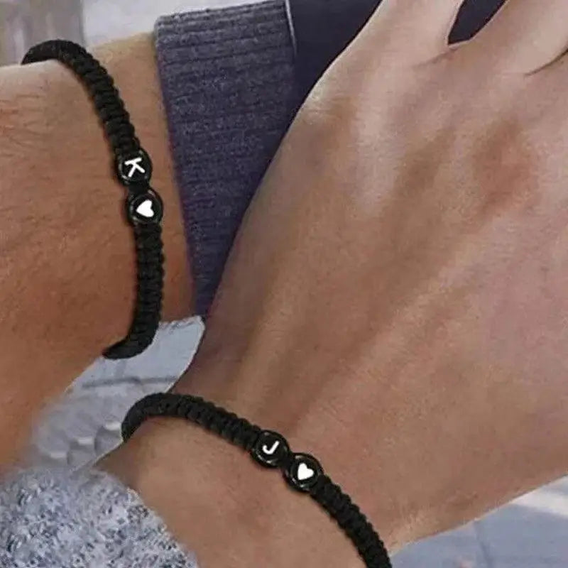 Pulsera trenzada inicial j