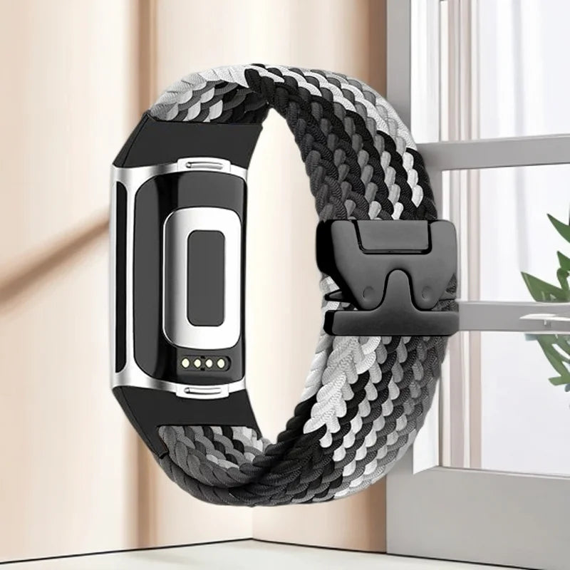 Pulsera trenzada para reloj Fitbit Charge 5, Charge 6 negro y blanco