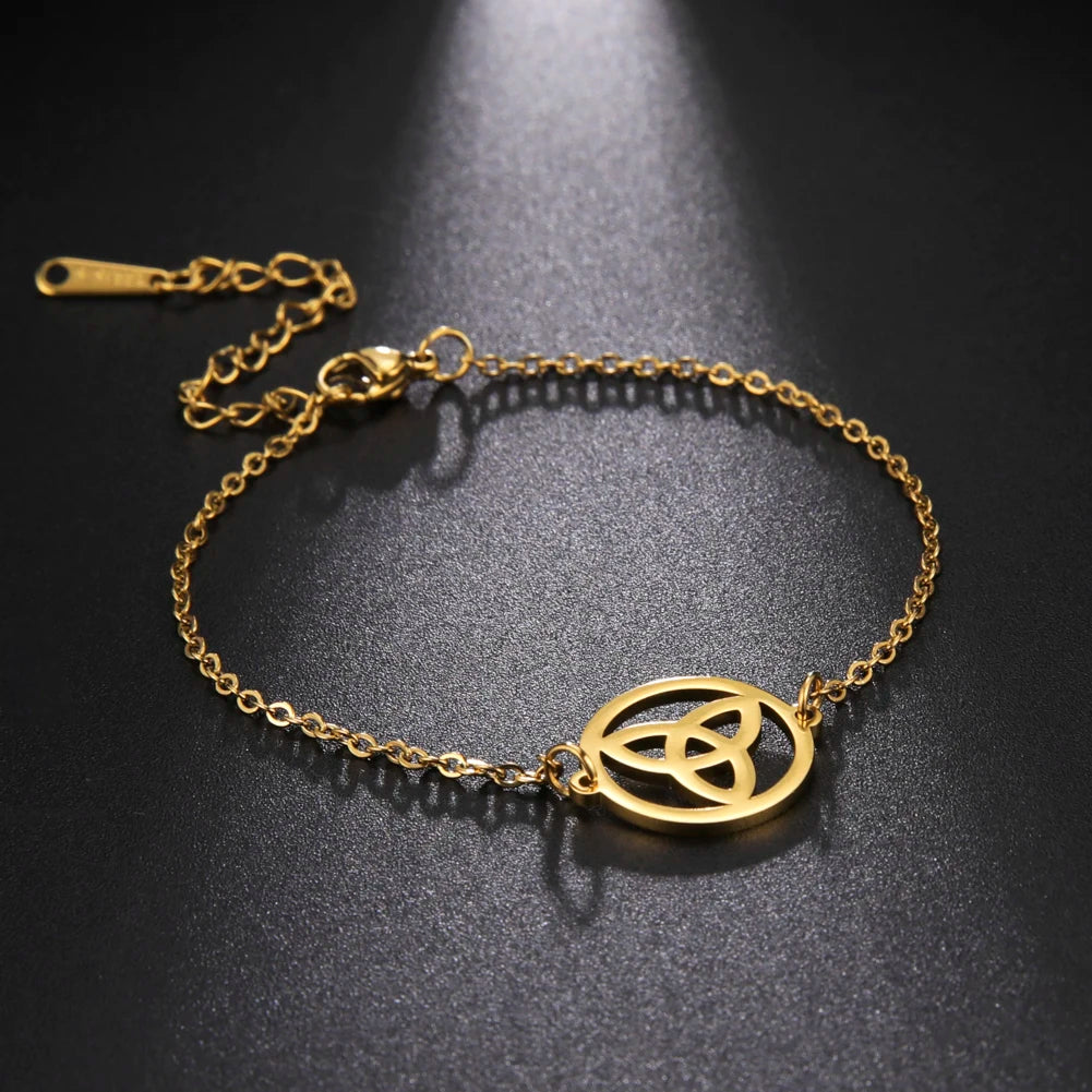 Pulsera Triquetra Nudo de la Trinidad Celta oro