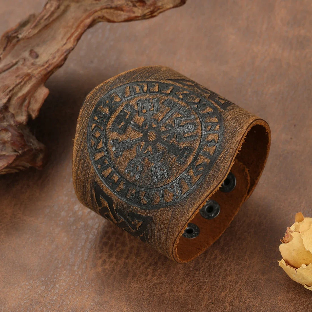 Pulsera Vikinga Vegvisir de cuero marrón oscuro