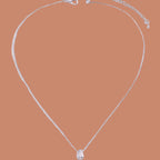 Collar con colgante fino en forma de gota de agua plateado