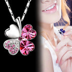Collar con gran colgante de trébol de cuatro corazones en cristales de colores rosa