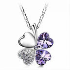 Collar con gran colgante de trébol de cuatro corazones en cristales de colores violeta