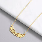 Collar con gran colgante alas de ángel oro