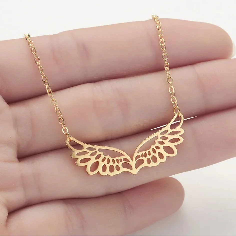 Collar con gran colgante alas de ángel oro rosa