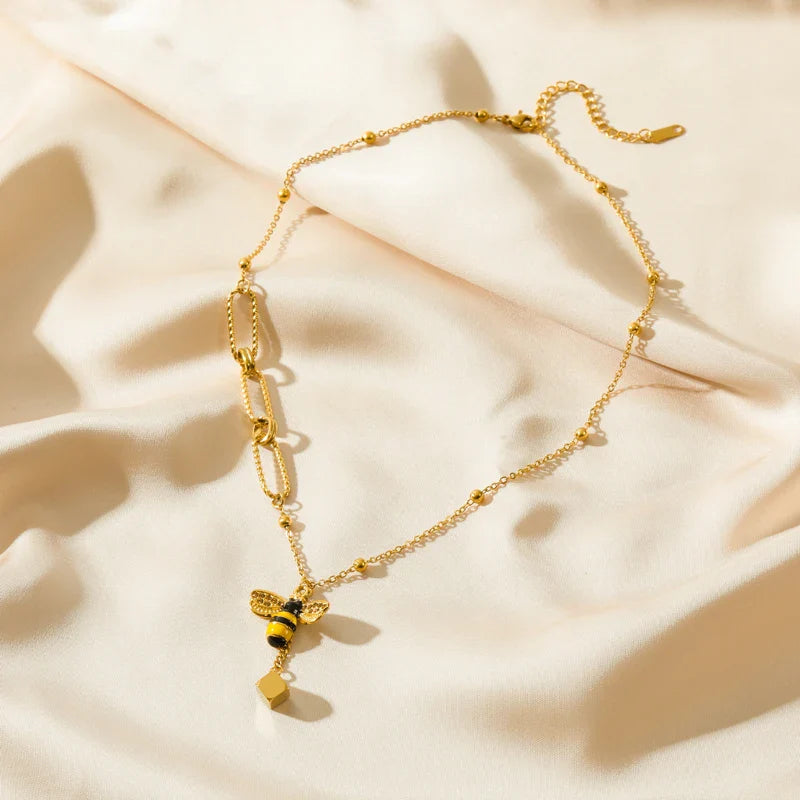 Collar con colgante de abeja para mujer 