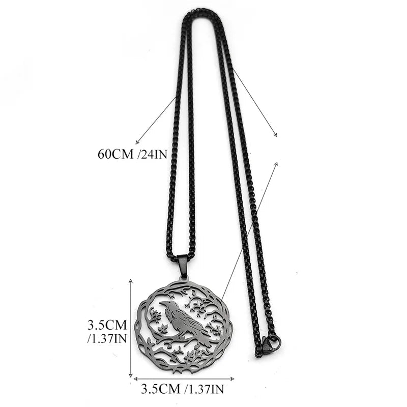 Collar con colgante de árbol con pájaro