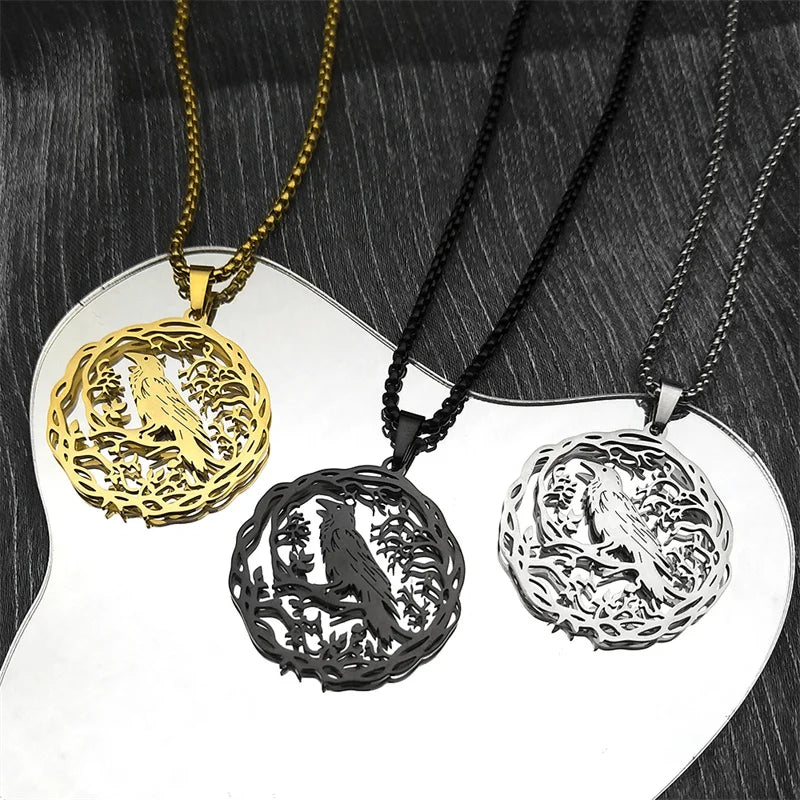 Collar con colgante de árbol con pájaro plateado