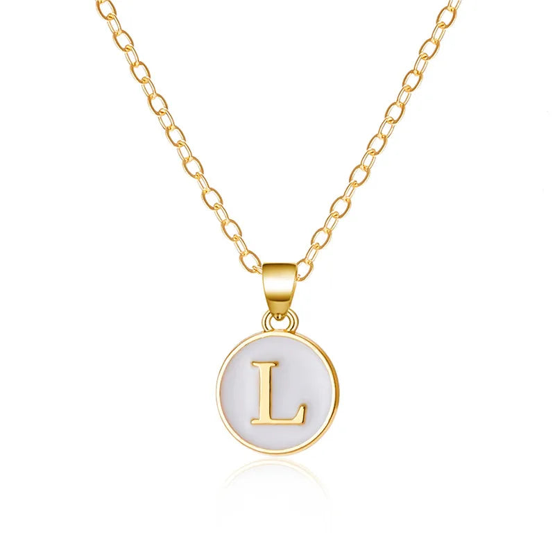 Collar con colgante blanco inicial l