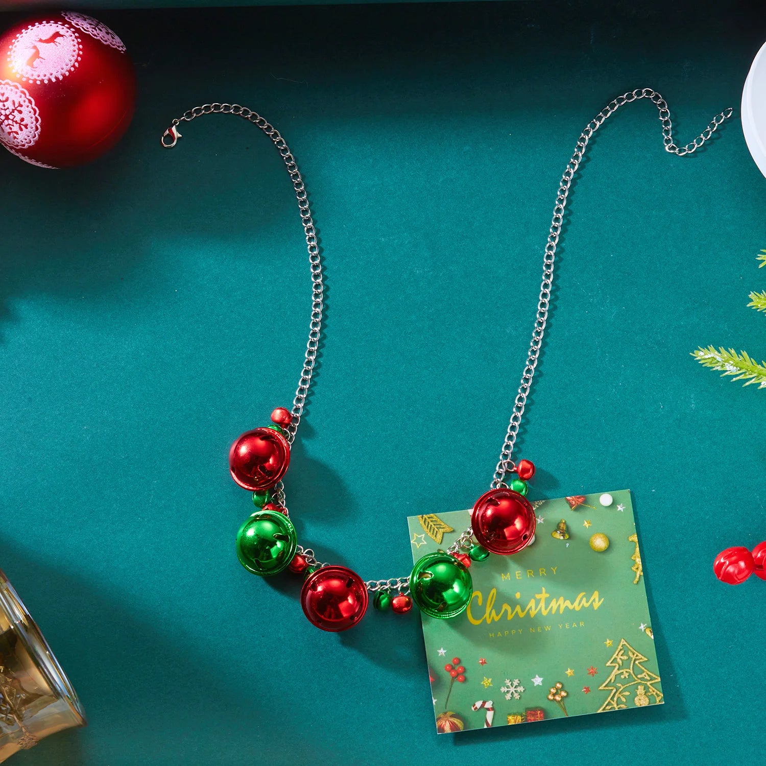 Collar con Colgante de Bolas de Navidad