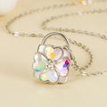 Collar con colgante de candado de trébol de cuatro hojas brillante