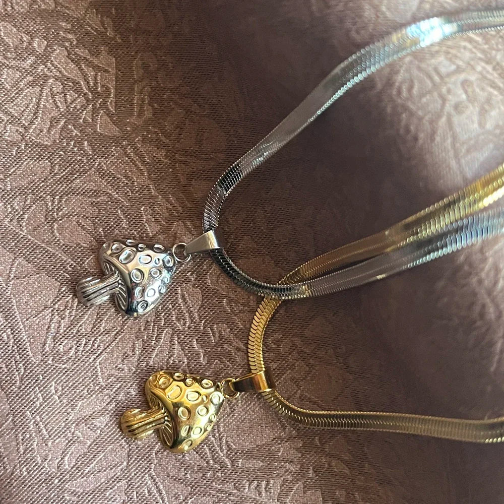 Collar con Colgante de Champiñón oro