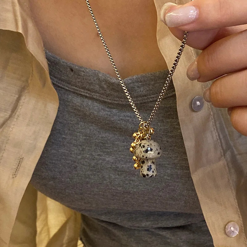 Collar con Colgante de Hongo Otoñal ojo de tigre