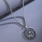 Collar con colgante de setas