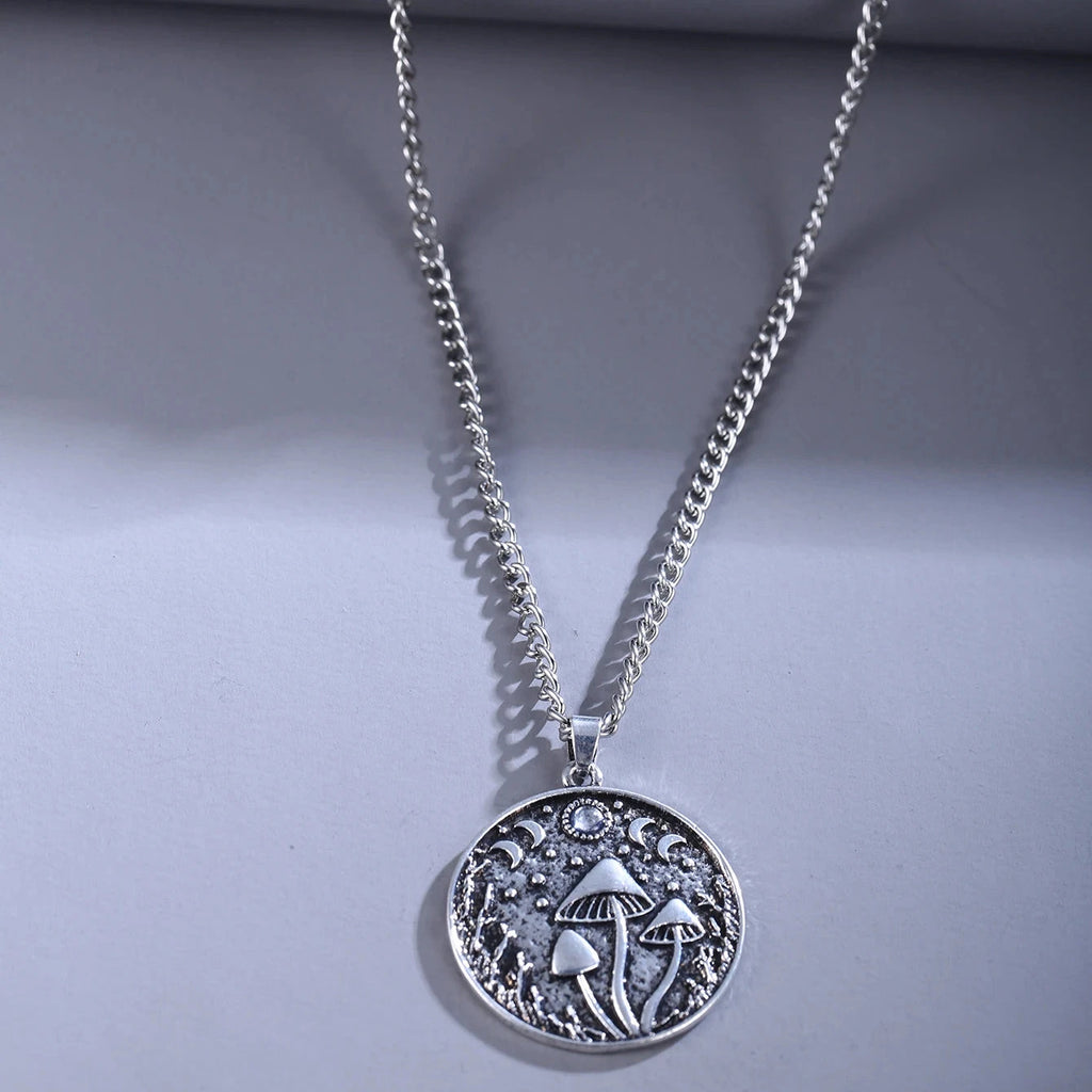 Collar con colgante de setas