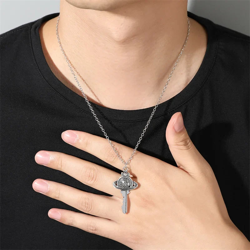 Collar con colgante llave del universo