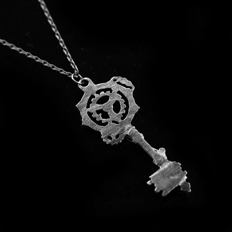 Collar con colgante llave de engranaje