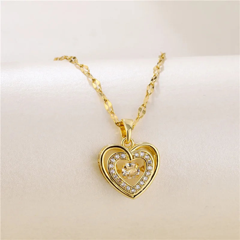 Collar con colgante de corazón doble en relieve