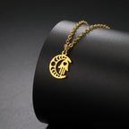 Collar con colgante islámico de media luna y mano de Fátima árabe en oro