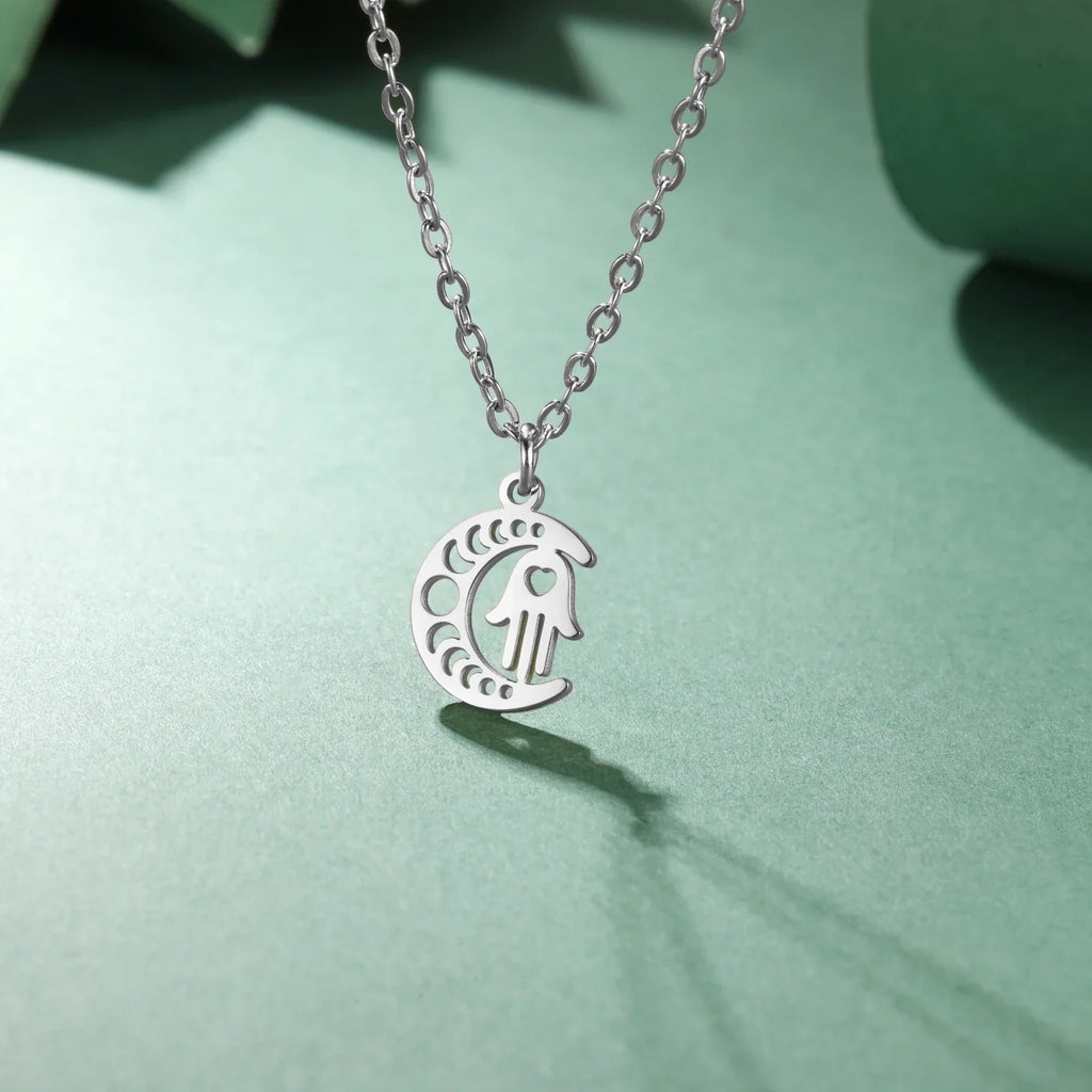 Collar con colgante islámico de media luna y mano de Fátima árabe en plata