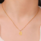 Collar con colgante islámico de media luna y mano de Fátima árabe en oro