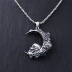 Collar con Colgante de Media Luna y Calavera