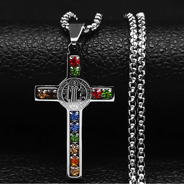 Collar con colgante cruz de San Benito multicolor plata