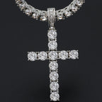 Collar con colgante de cruz brillo plateado plata