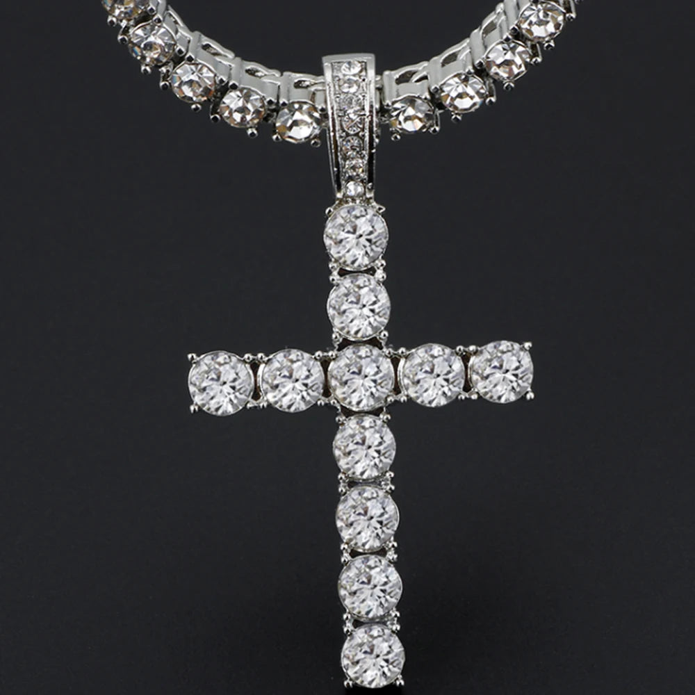 Collar con colgante de cruz brillo plateado plata