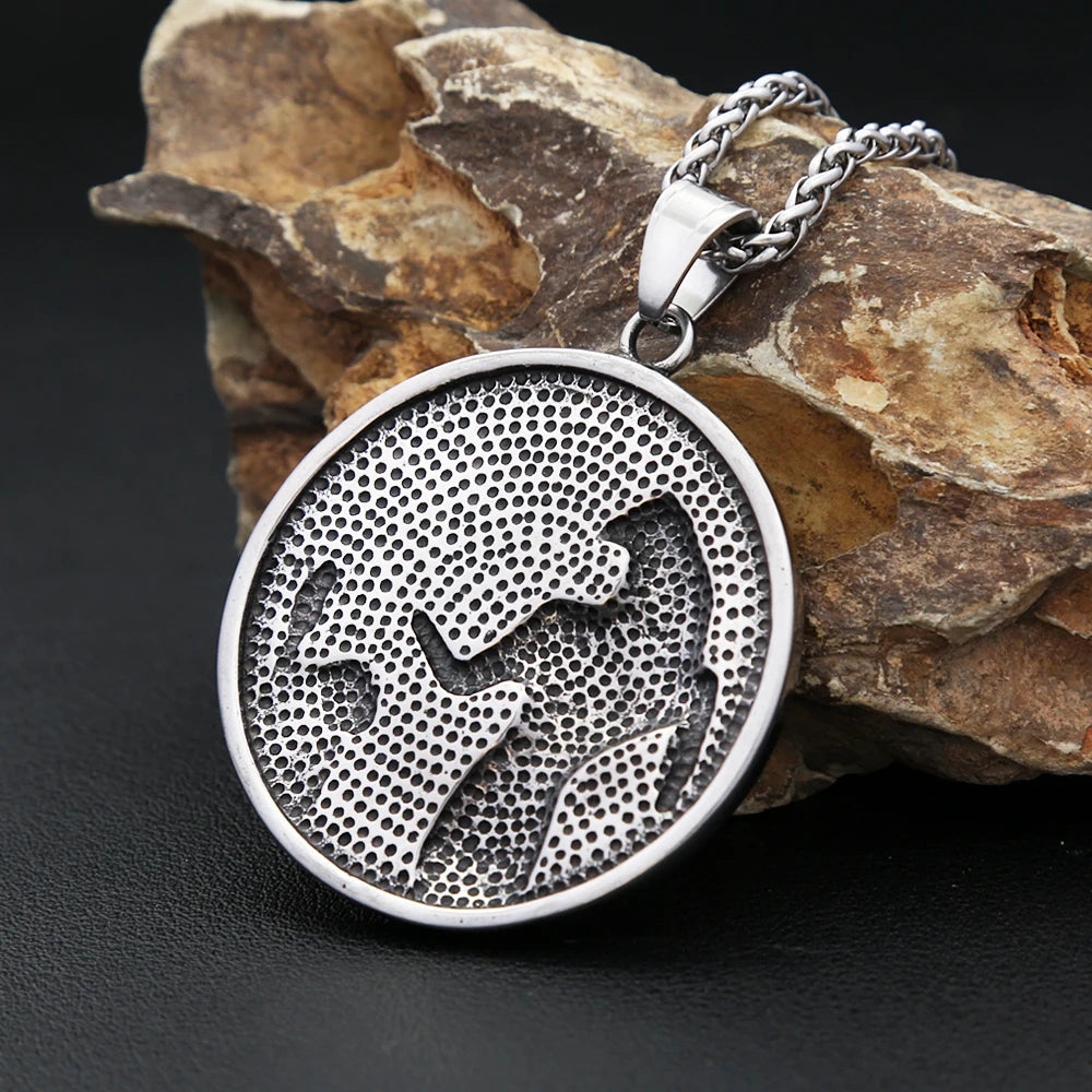 Collar con Colgante de Anubis