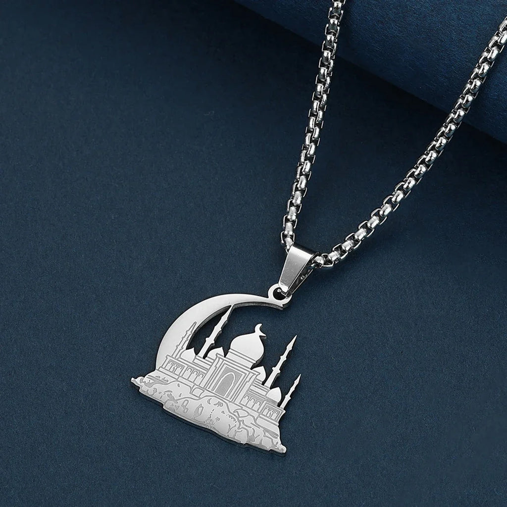 Collar con colgante de una mezquita sobre media luna árabe islámica musulmana de plata