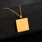 Collar con colgante de oraciones judías en letras hebreas Ana b'Koach