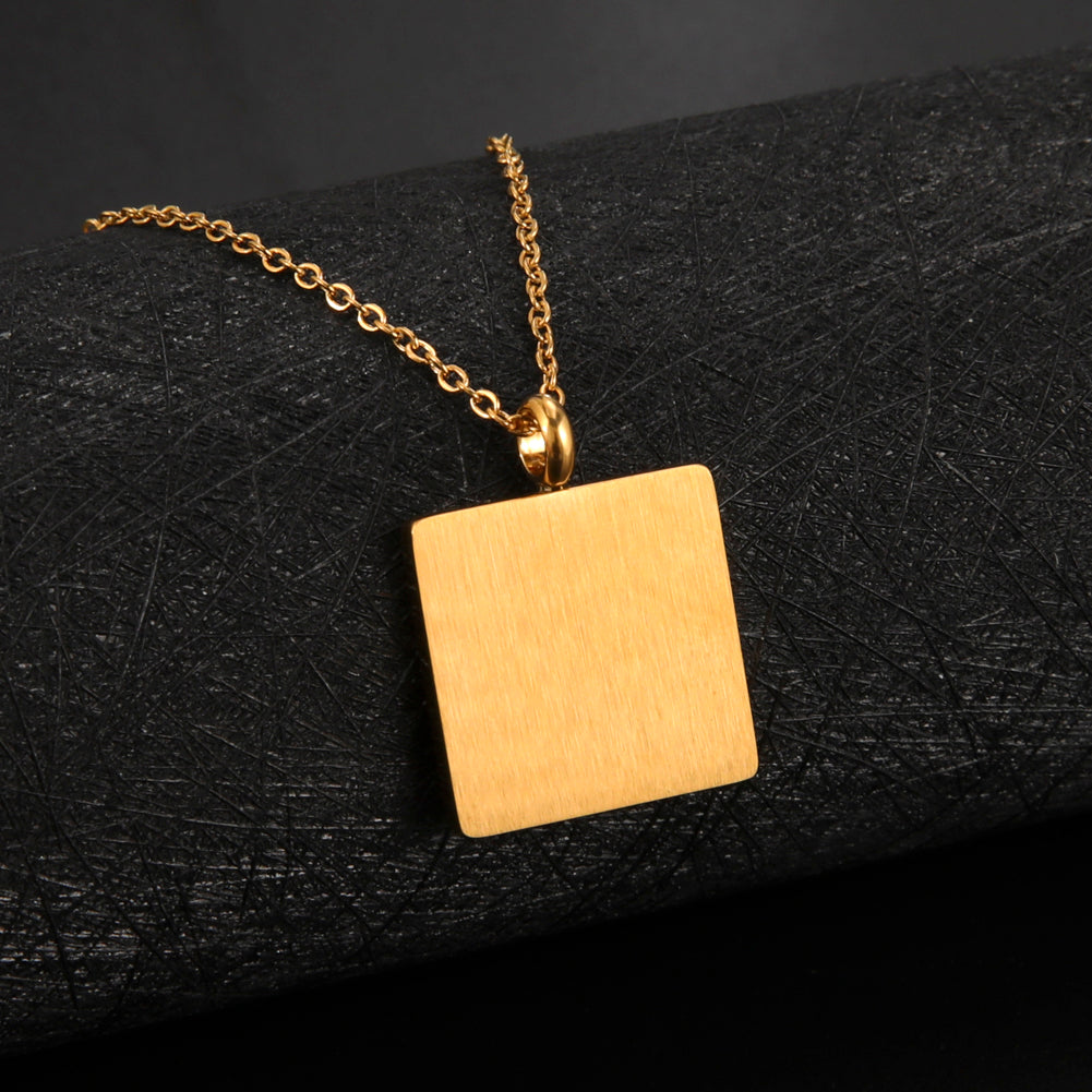 Collar con colgante de oraciones judías en letras hebreas Ana b'Koach