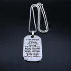 Collar con colgante de oraciones judías Mezuzá en letras hebreas plateadas