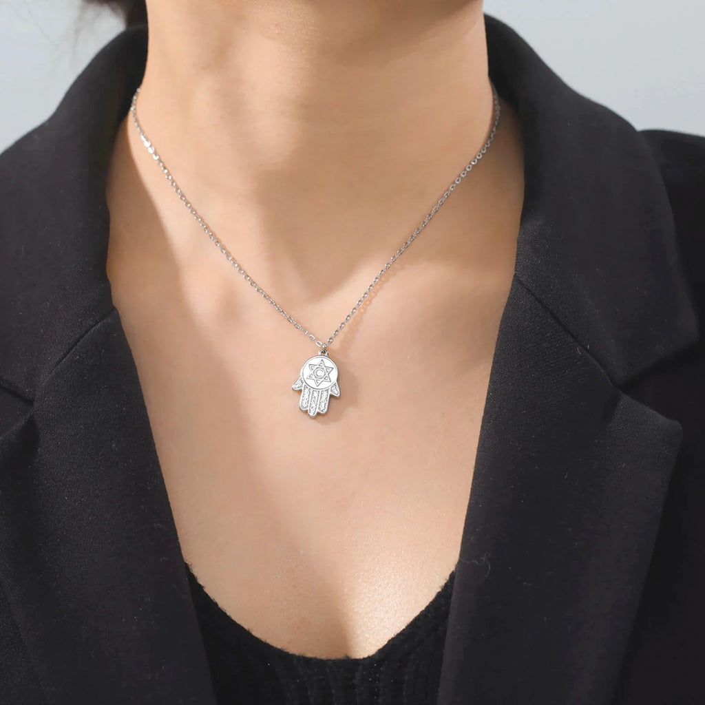 Collar con colgante de protección estrella de David y mano de Fátima judío plata