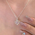 Collar con colgante de doble corazón de piedra de luna