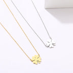 Collar con colgante de hoja de trébol de la suerte plateado