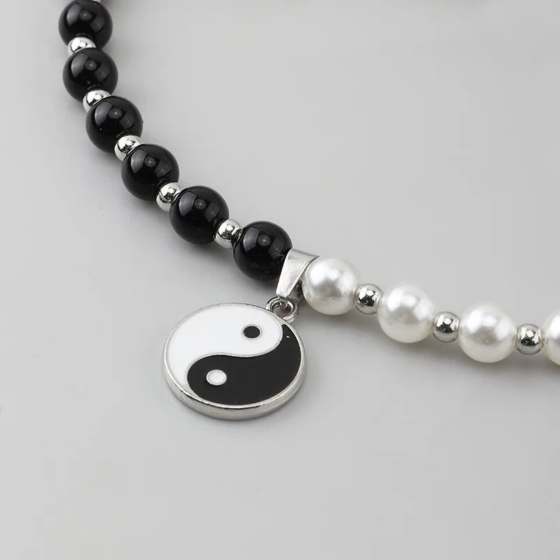 Collar con Colgante de Perlas Yin Yang Negro y Blanco