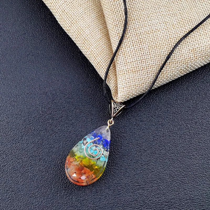 Collar con Colgante de Piedras de los 7 Chakras