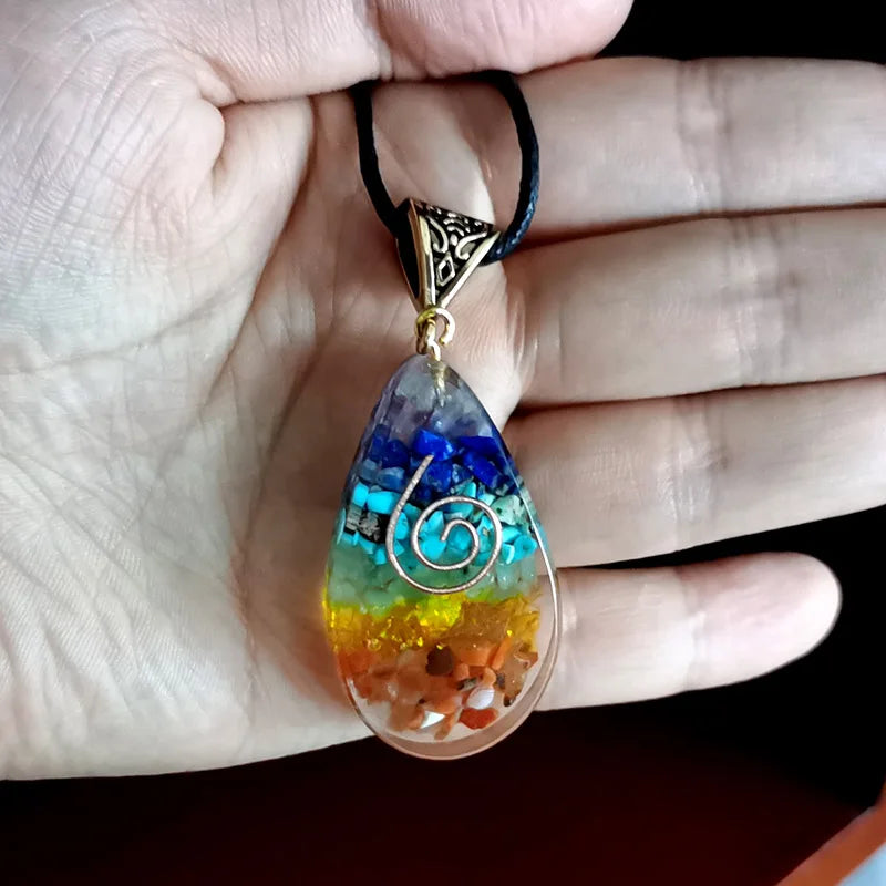 Collar con Colgante de Piedras de los 7 Chakras