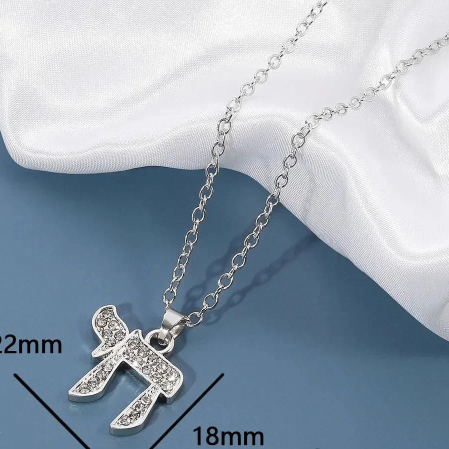 Collar con colgante de strass del símbolo de vida judía Chai