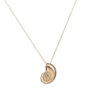 Collar con colgante de concha caracol para hombre oro