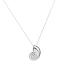Collar con colgante de concha caracol para hombre plata