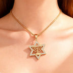 Collar con colgante de estrella de David y símbolo de la identidad judía Menorá oro